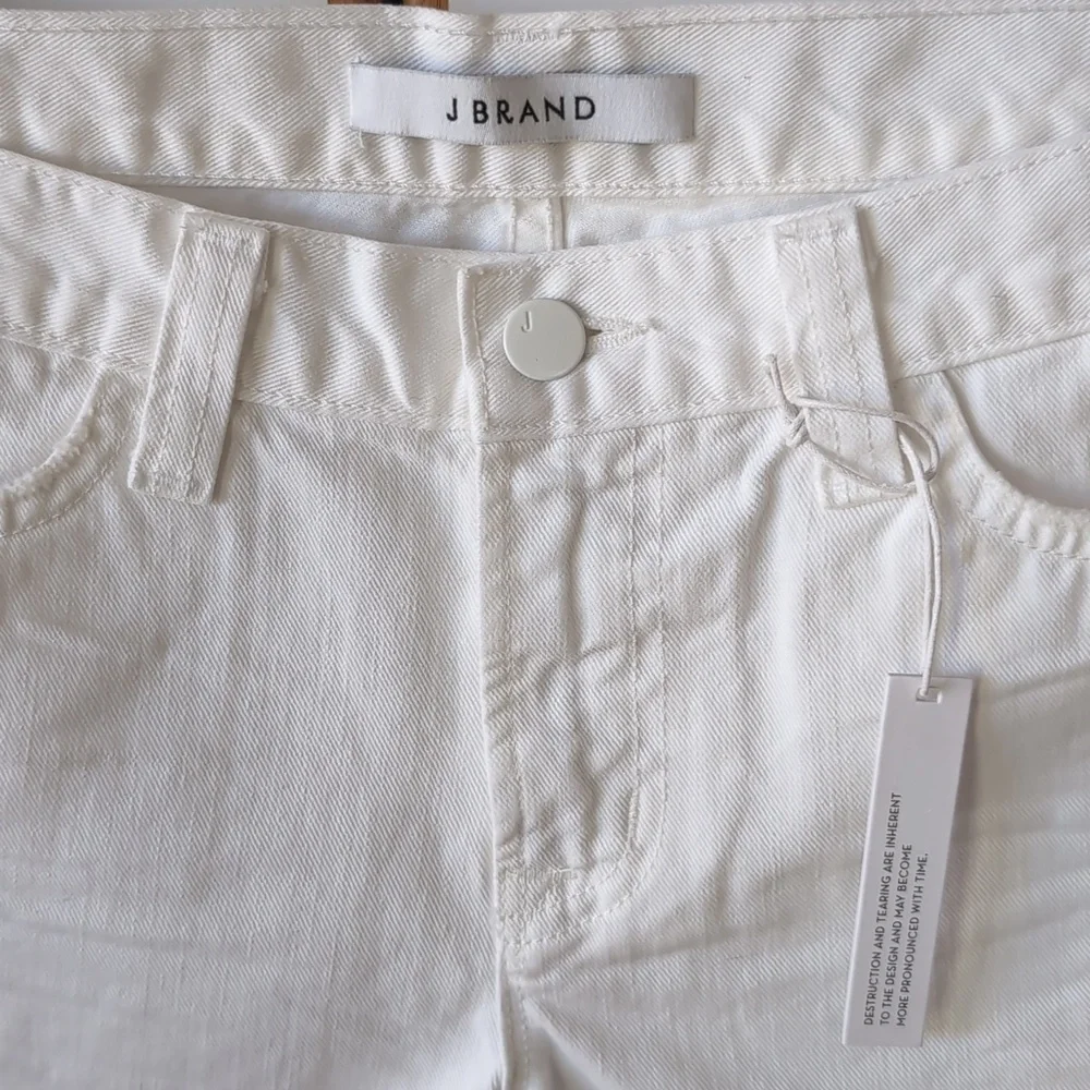 NWT J Brand Cut-Off Short Low-Rise Vixen White Jean 28